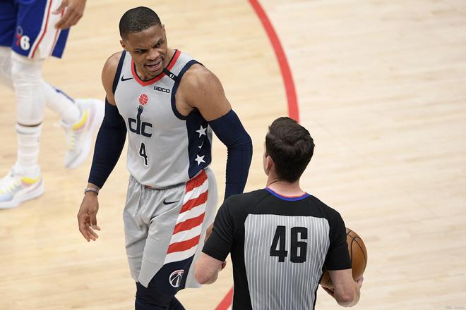 赛季展现出 赛季展现出